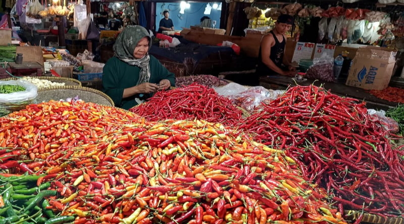 Menjelang Akhir Tahun Harga Cabai Turun