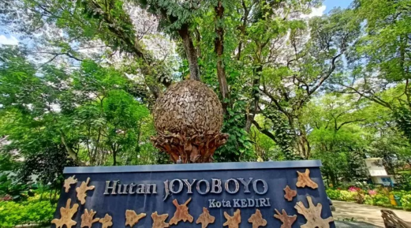 Taman Hutan Joyoboyo Kediri